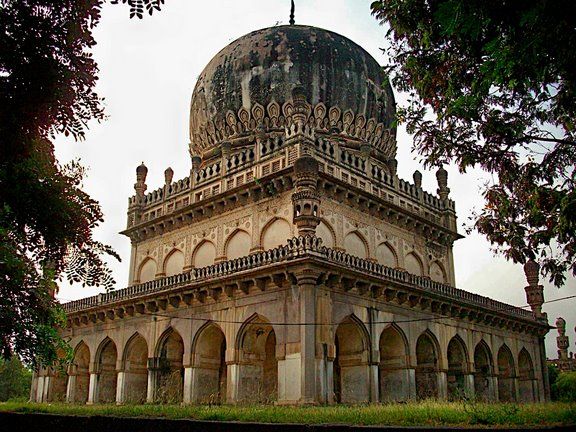 Qutb-Shahi-Tombs-1