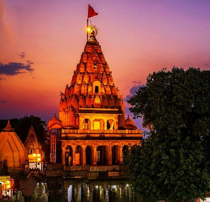 mahakaleshwar-jyotirling-ujjain- Ujjain Omkareshwar Tour Package from Pune - Scenic view of Mahakaleshwar Temple