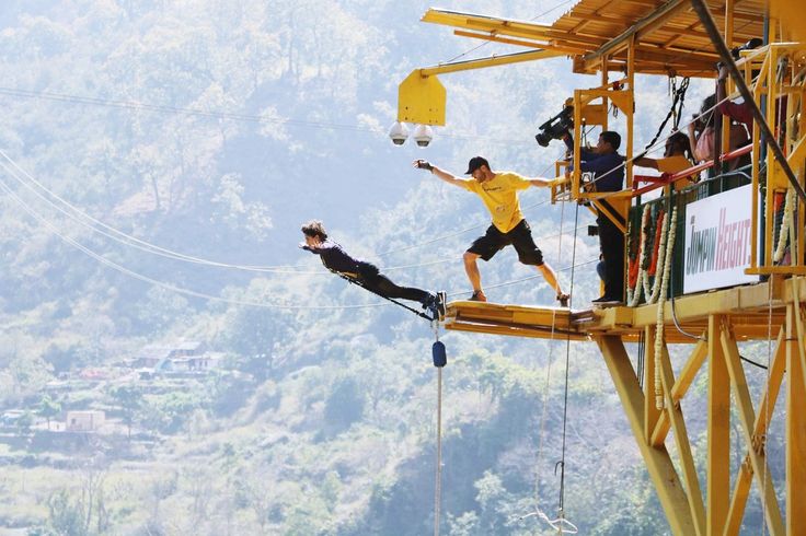 bungee-jumping-in-rishikesh-_-krishna-holidays-_-rishikesh-bungee-jumping-price-booking-charges-season_-bungee-jumping-timing-rishikesh-_-bungee-jump-company-rishikesh-india_