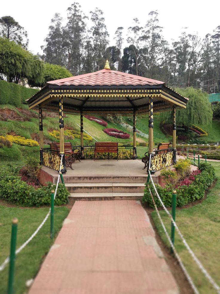 rose-garden-ooty
