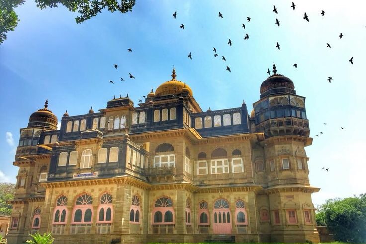 vijay-vilas-palace-mandvi-city-of-kutch